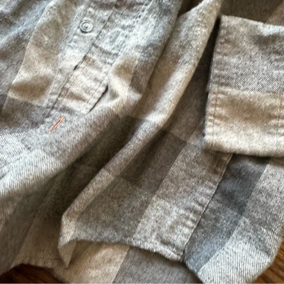 Weatherproof Vintage grey plaid long sleeve flannel button down shirt - Picture 10 of 14
